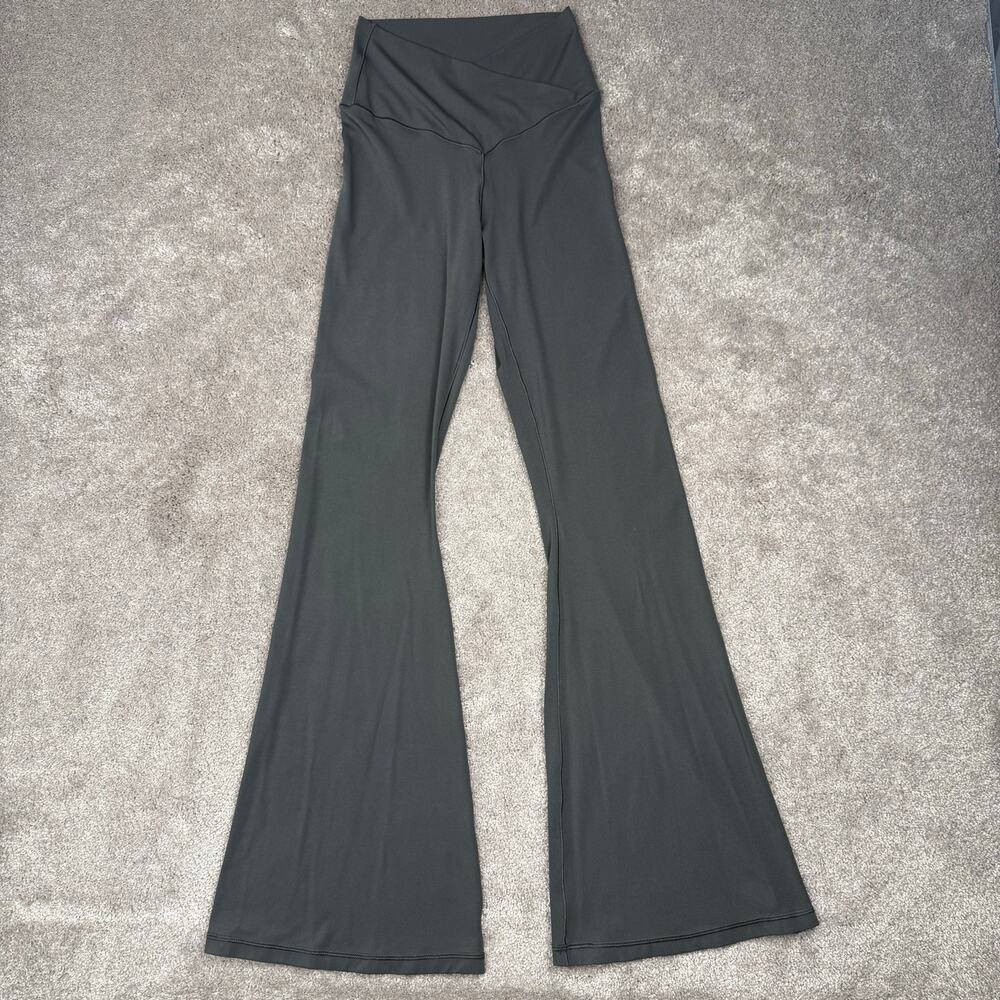 Aerie Offline Real Me Flare Leggings Size M Gray High Rise Crossover Athleisure
